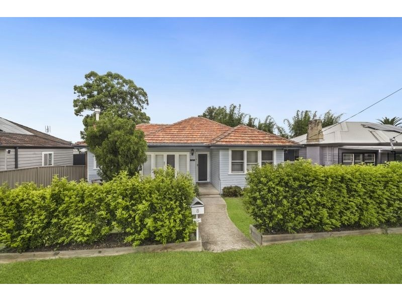 8 Russell Street, Telarah NSW 2320