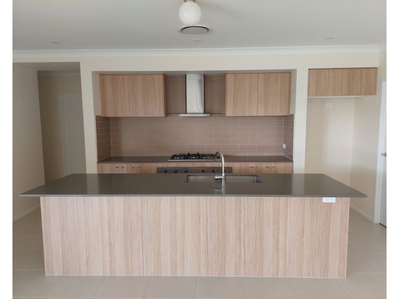 285 Settlers Boulevard, Chisholm NSW 2322