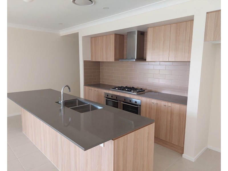 285 Settlers Boulevard, Chisholm NSW 2322