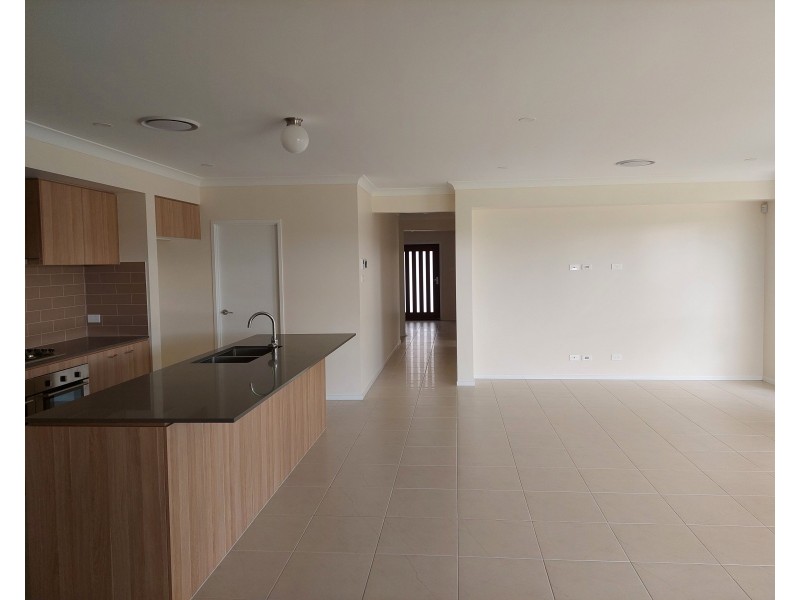 285 Settlers Boulevard, Chisholm NSW 2322