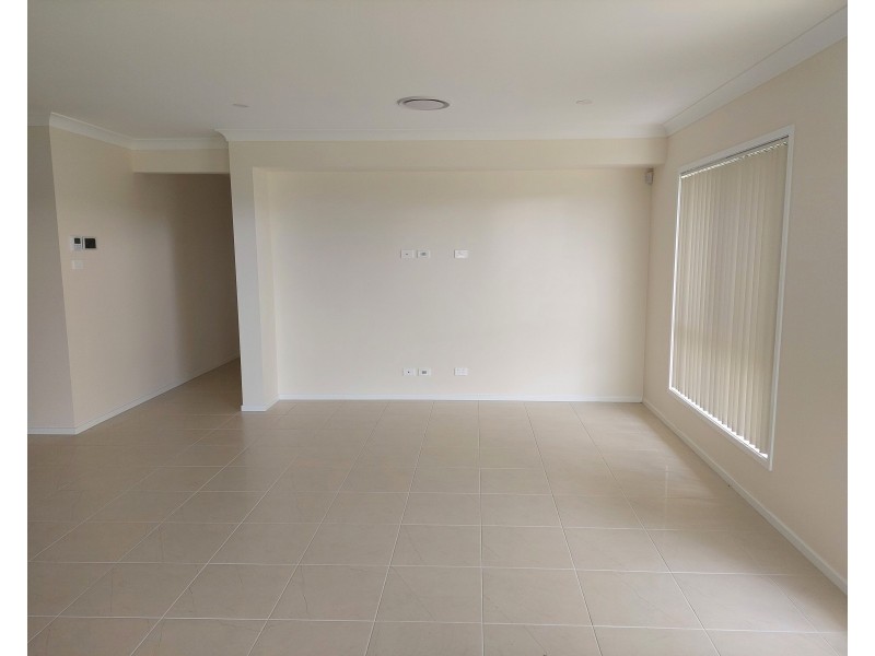 285 Settlers Boulevard, Chisholm NSW 2322