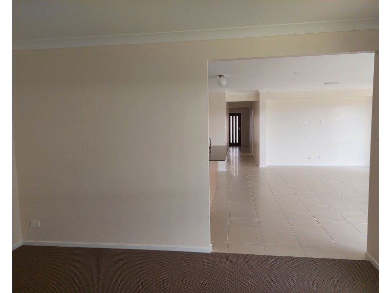 285 Settlers Boulevard, Chisholm NSW 2322