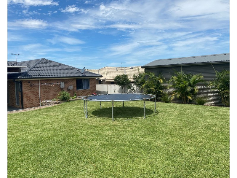 24 Lemonwood Circuit, Thornton NSW 2322