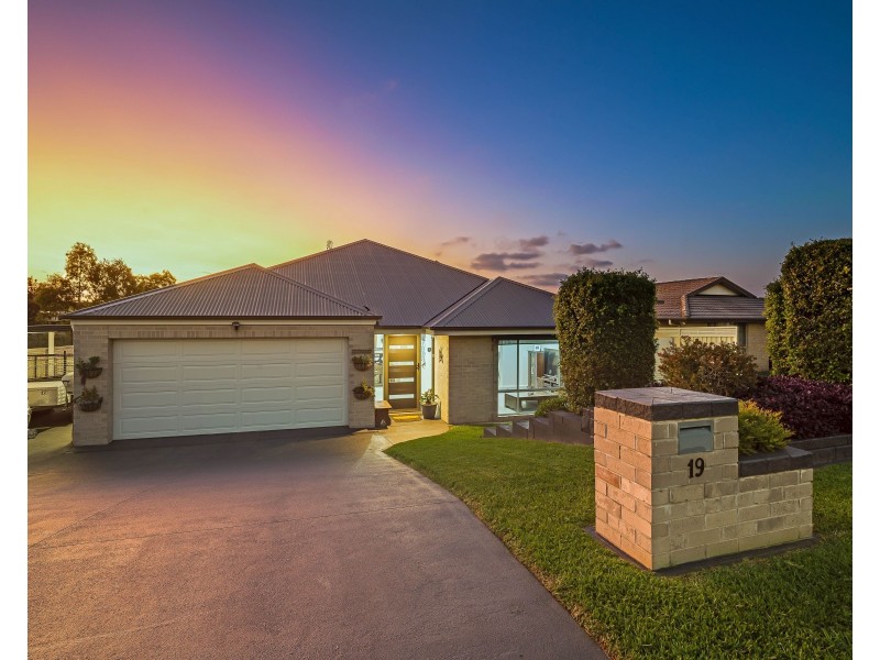 19 Laurie Drive, Raworth NSW 2321