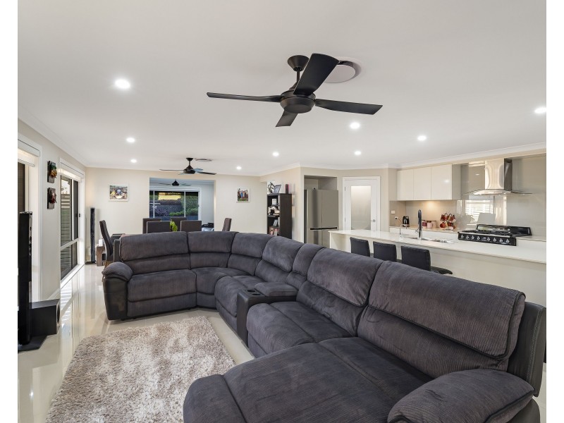 19 Laurie Drive, Raworth NSW 2321