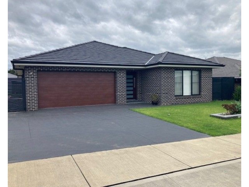 34 Harvest Boulevard, Chisholm NSW 2322