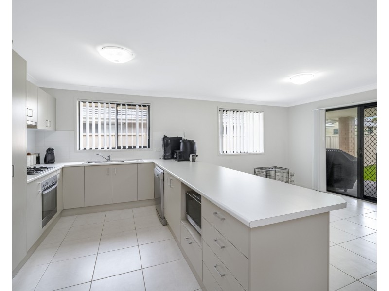 18 Mahogany Crescent, Thornton NSW 2322