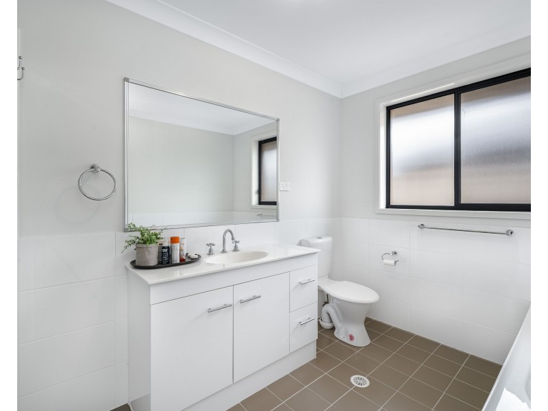 18 Mahogany Crescent, Thornton NSW 2322