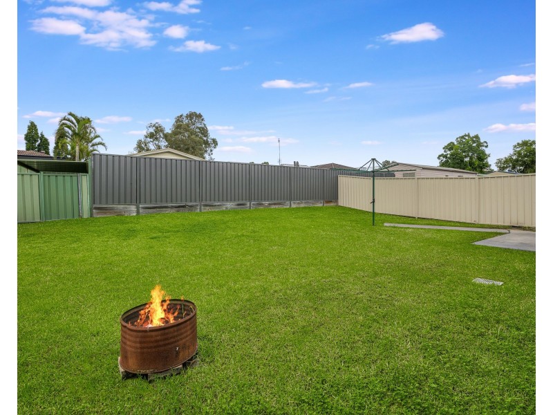 18 Mahogany Crescent, Thornton NSW 2322