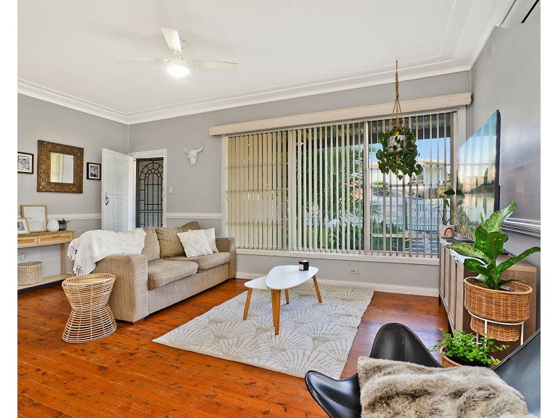 15 Centre Street, Tenambit NSW 2323