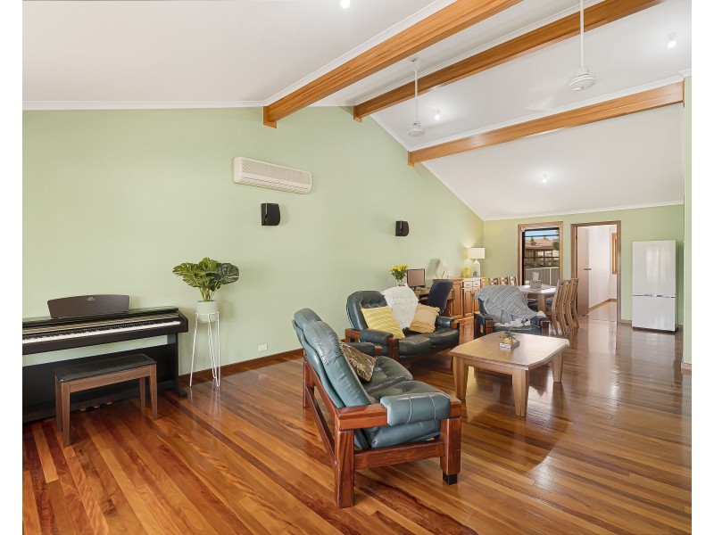 8 Natalie Close, Tenambit NSW 2323