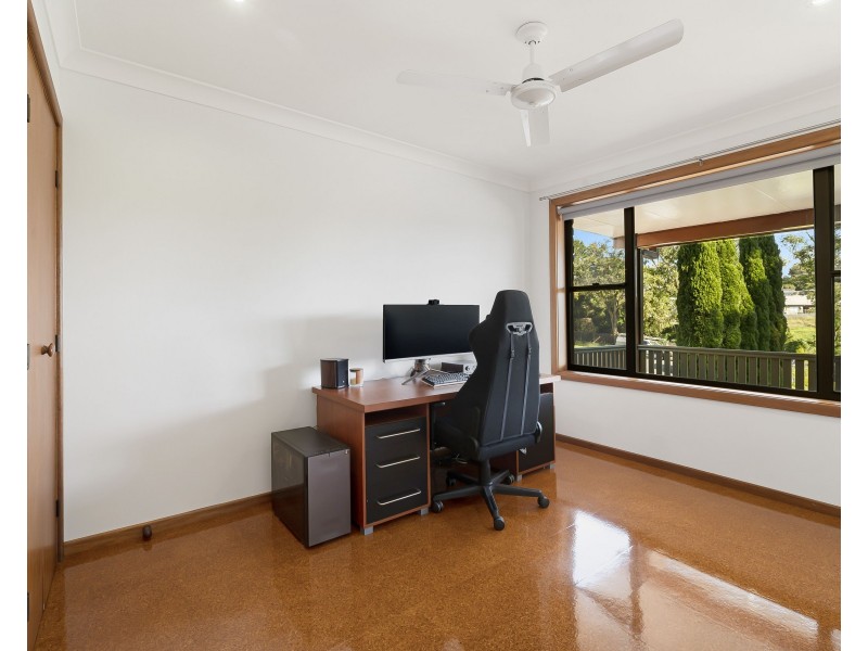 8 Natalie Close, Tenambit NSW 2323