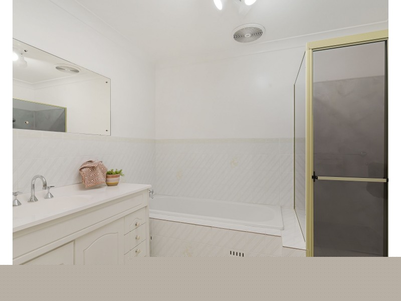 8 Natalie Close, Tenambit NSW 2323