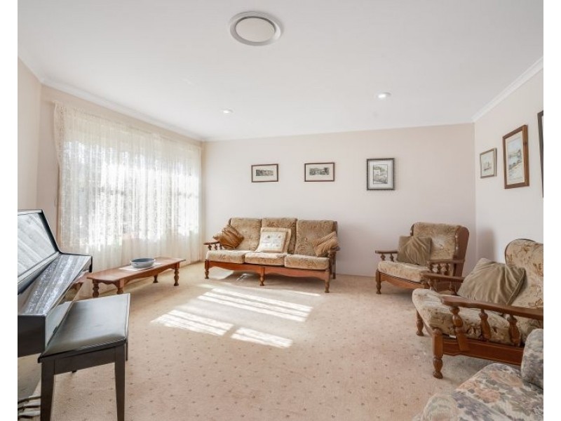 8 MacGregor Close, Tenambit NSW 2323