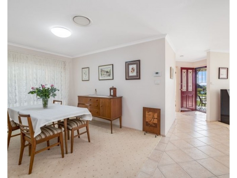 8 MacGregor Close, Tenambit NSW 2323