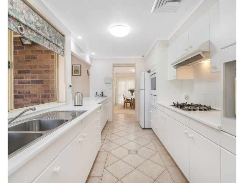 8 MacGregor Close, Tenambit NSW 2323