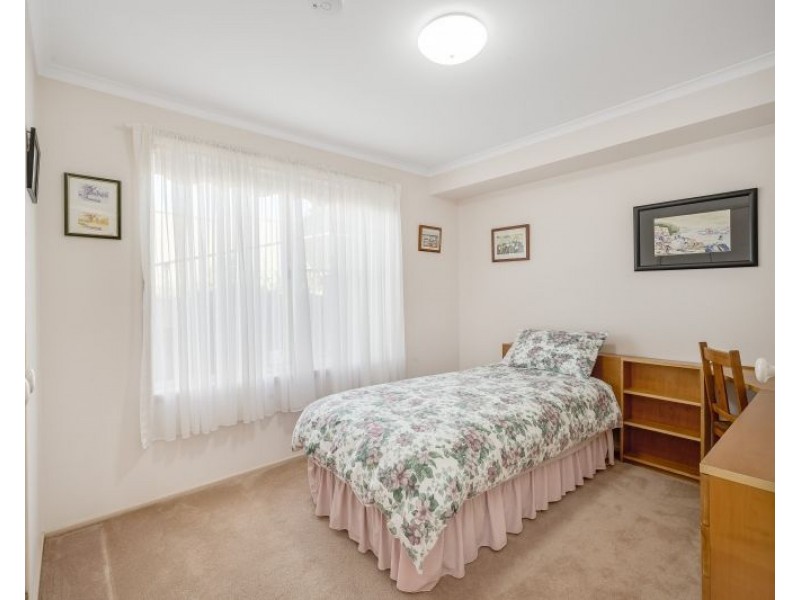 8 MacGregor Close, Tenambit NSW 2323