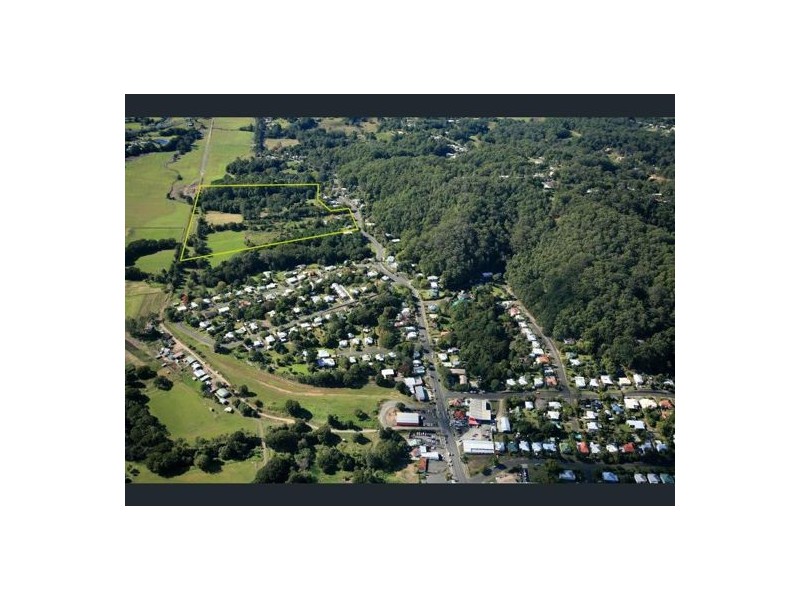 8 Petrie Creek Road, Nambour QLD 4560