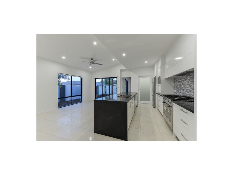 1098 Meredith Crescent, Caloundra West QLD 4551
