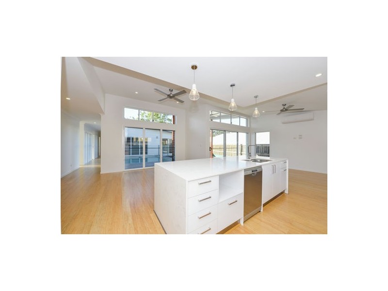 977 Lodge Court, Bells Creek QLD 4551