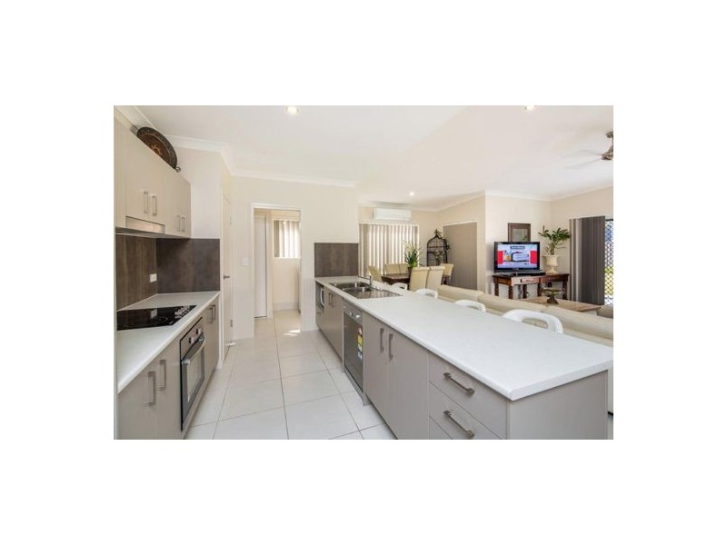 52 Wheeldon Crt Greenwood Grove, Cooroy QLD 4563