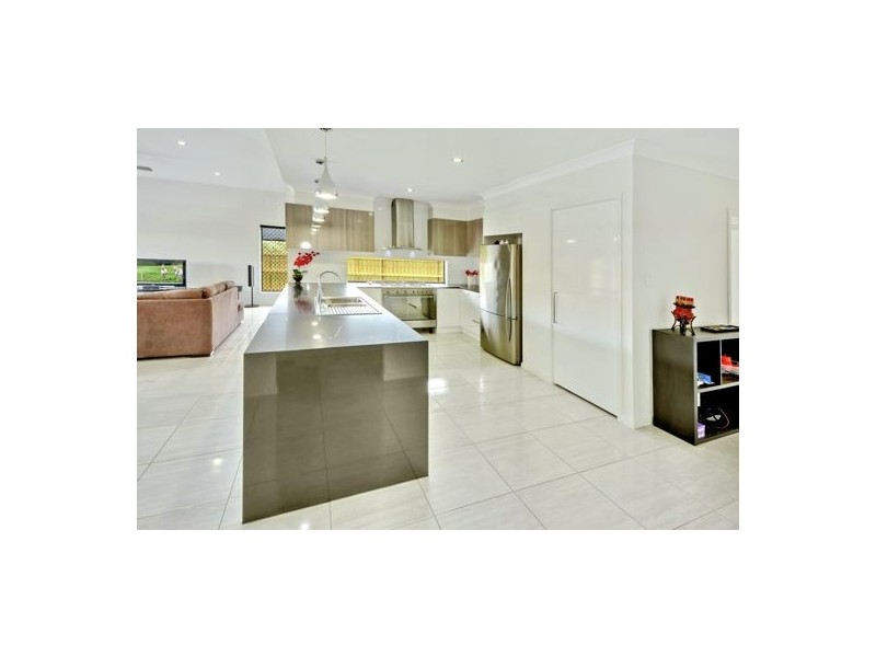 891 Clouston Street, Bells Creek QLD 4551