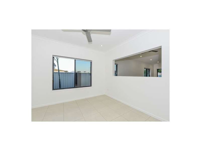 109 Meredith Crescent, Caloundra West QLD 4551