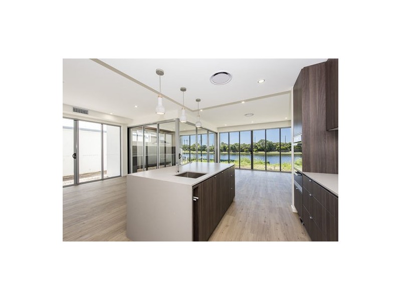 24 North Point Crescent, Pelican Waters QLD 4551