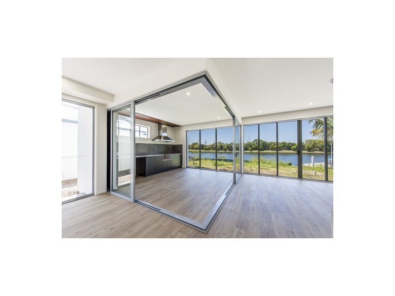 24 North Point Crescent, Pelican Waters QLD 4551