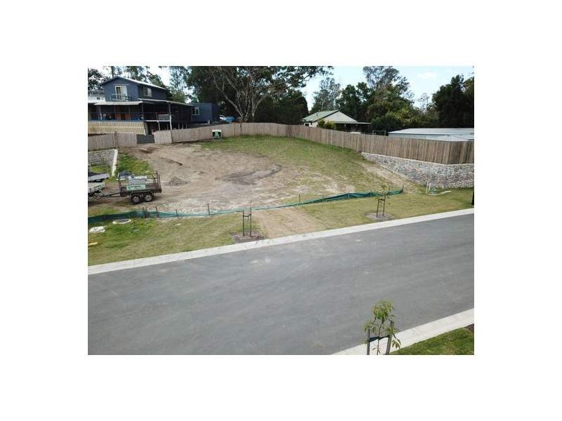 17 Holland Street, Landsborough QLD 4550