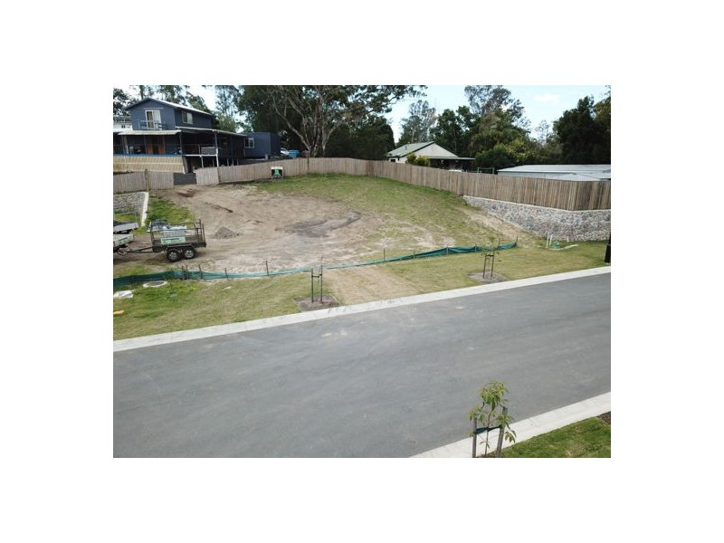 17 Holland Street, Landsborough QLD 4550