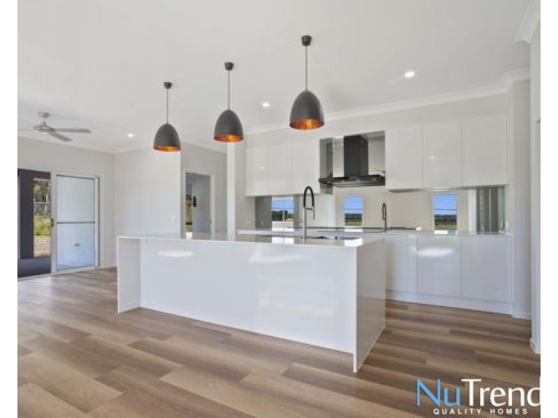 102 Country View Drive, Chatsworth QLD 4570