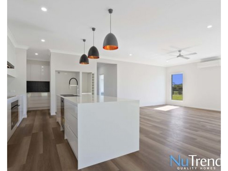 102 Country View Drive, Chatsworth QLD 4570