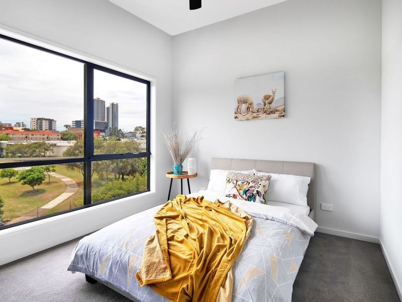 2/40 Allan Street, Southport QLD 4215