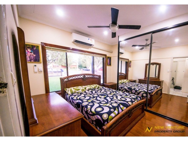 80 Ballandella Rd, Toongabbie NSW 2146