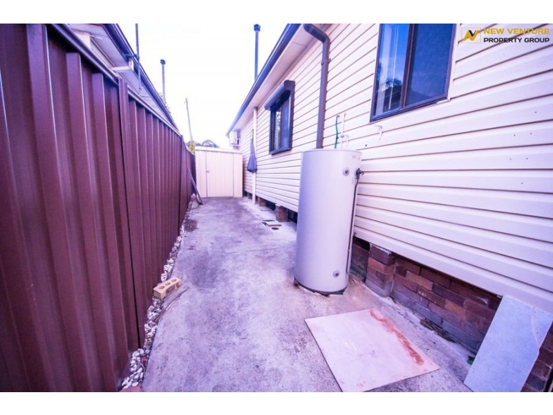 80 Ballandella Rd, Toongabbie NSW 2146