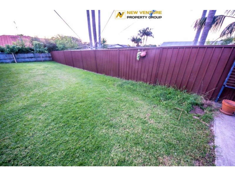 80 Ballandella Rd, Toongabbie NSW 2146