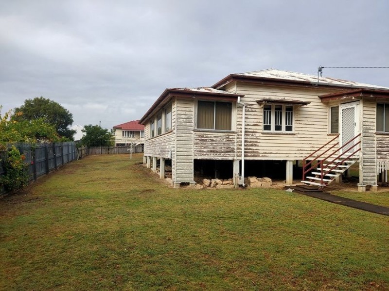 2 Elizabeth Street, Woodend QLD 4305