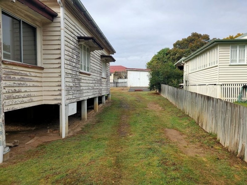 2 Elizabeth Street, Woodend QLD 4305