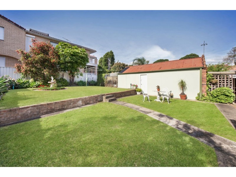 122 Moorefields Road, Kingsgrove NSW 2208