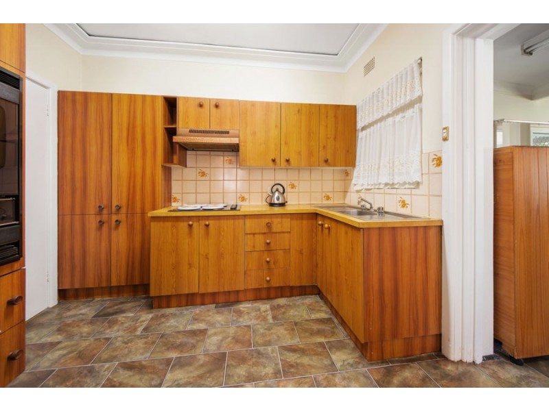 122 Moorefields Road, Kingsgrove NSW 2208