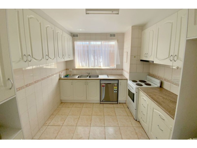 5/2 Forrest Street, Albion VIC 3020