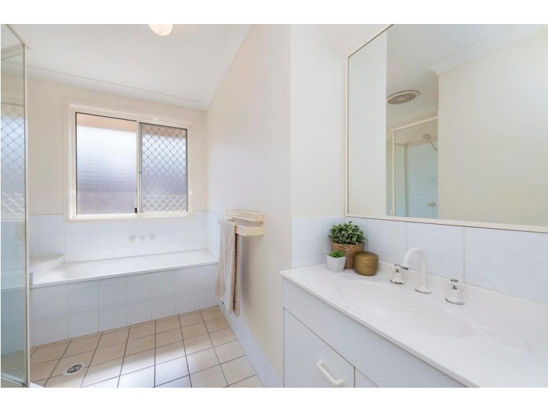 25 Appleton Street, Carindale QLD 4152