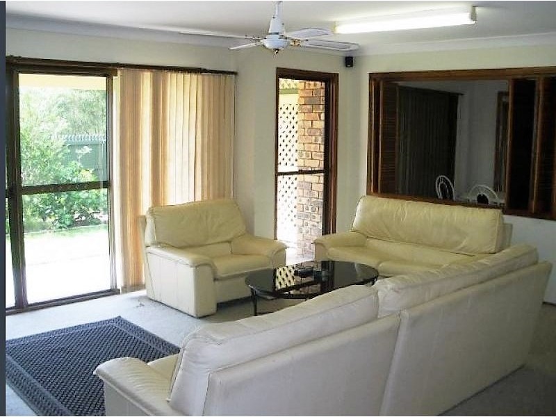 2 Drewie St, Rochedale South QLD 4123