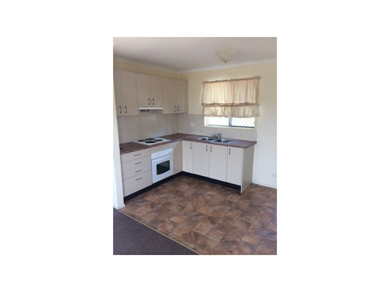 1/1/215 Old Logan Rd, Camira QLD 4300