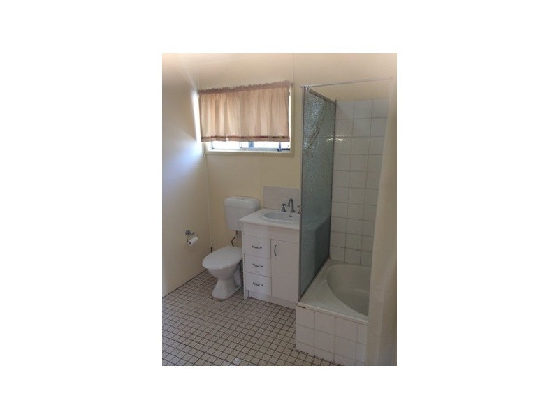 1/1/215 Old Logan Rd, Camira QLD 4300