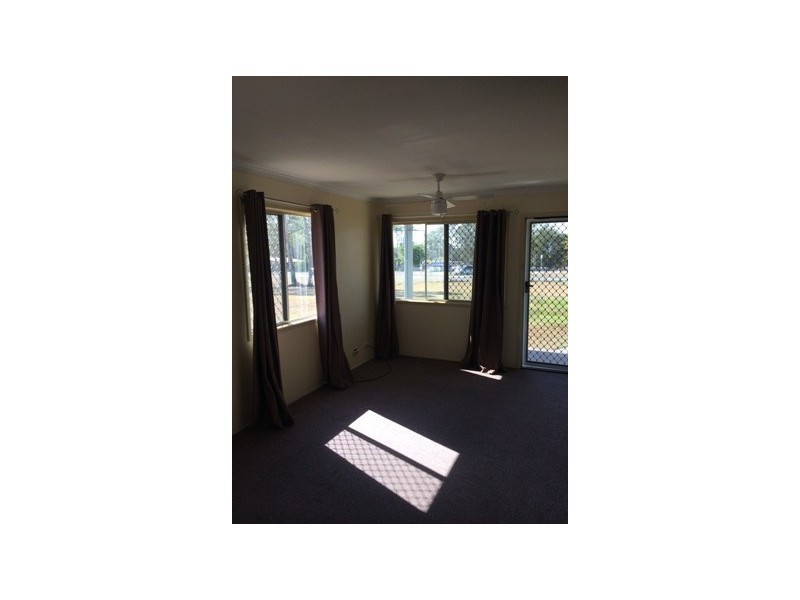 1/1/215 Old Logan Rd, Camira QLD 4300