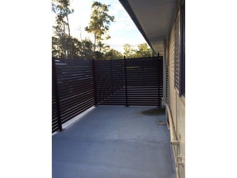 1/1/215 Old Logan Rd, Camira QLD 4300