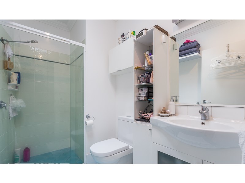 2/70 Ekibin Road, Annerley QLD 4103