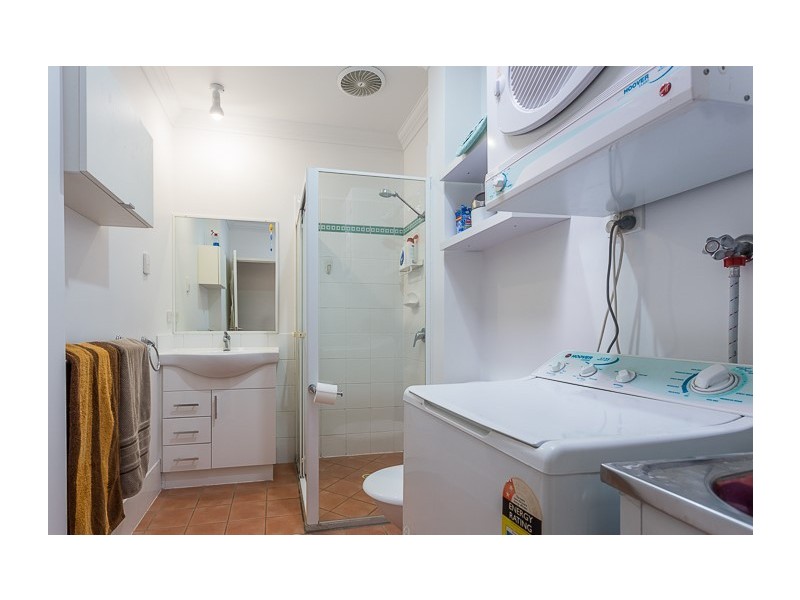 2/70 Ekibin Road, Annerley QLD 4103